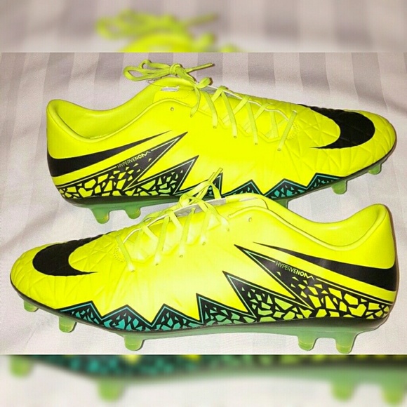 Nike Hypervenom Soccer Cleats Men Sizes 12, 13 Nike Hypervenom Soccer Cleats Men Sizes 12, 13